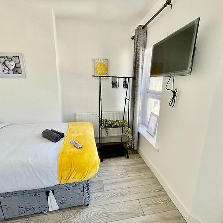 Cheerful 1 Bed Apartment Cardiff City Centre - Penarth Rd Εξωτερικό φωτογραφία