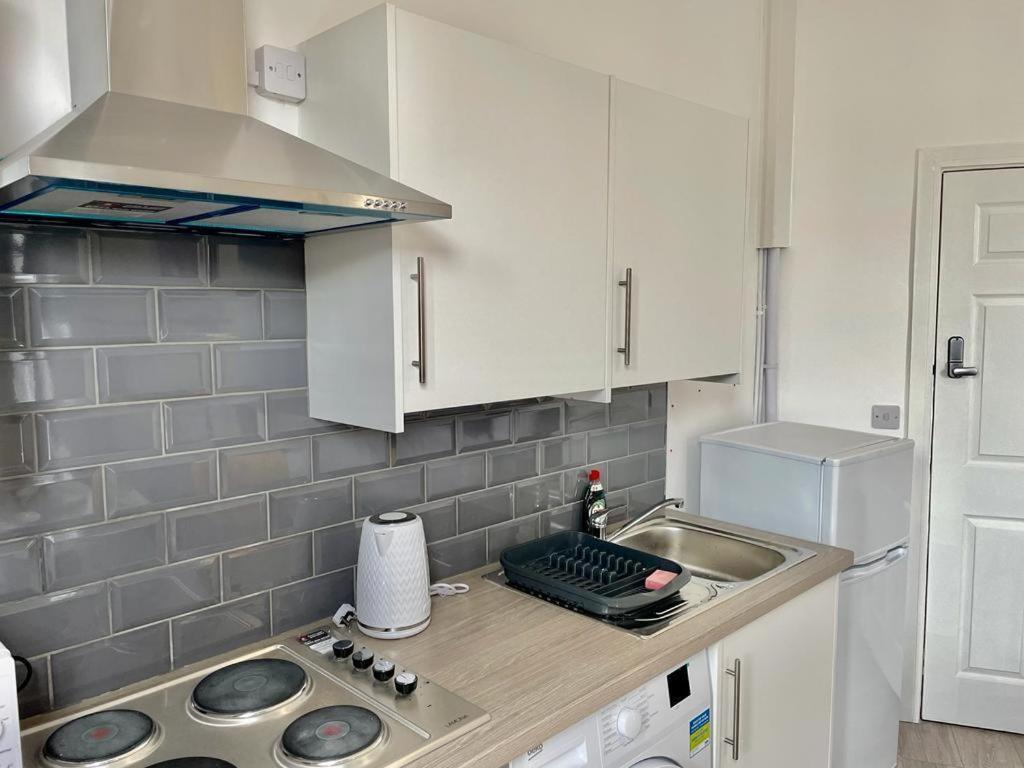Cheerful 1 Bed Apartment Cardiff City Centre - Penarth Rd Εξωτερικό φωτογραφία