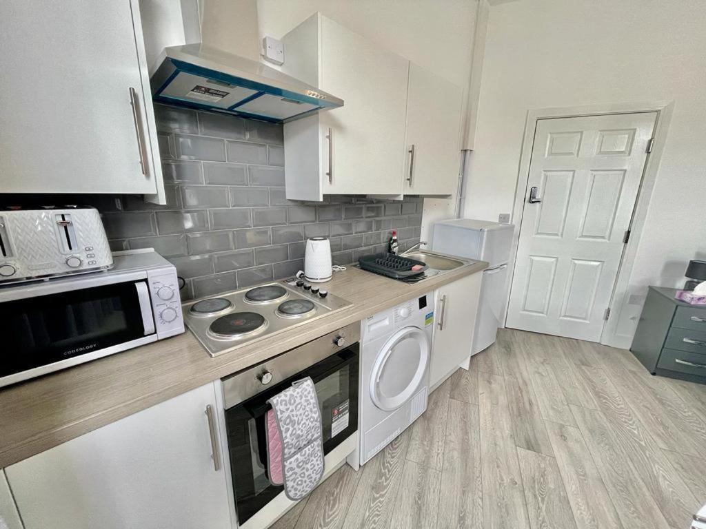 Cheerful 1 Bed Apartment Cardiff City Centre - Penarth Rd Εξωτερικό φωτογραφία